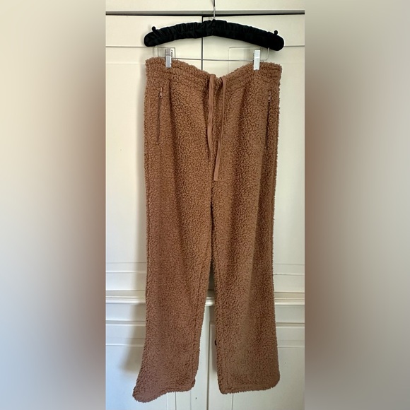 šš SKIMS ⨠Teddy TrackĀ Pants Sherpa āØTigers Eyeā
⨠WideāLeg ⨠Large ⨠NWT!! - Picture 3 of 17